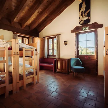 Gruensee 山林小屋 *